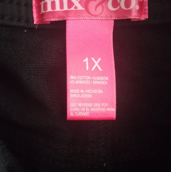 Mix & Co Black Capris - Picture 5 of 6